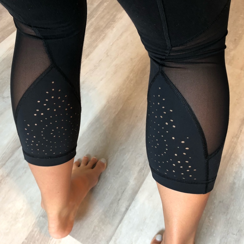 Lululemon wunder under cropped mesh detail